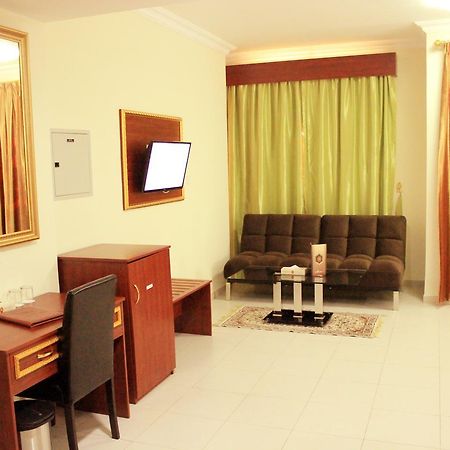 Montreal Naif Hotel Dubaï Extérieur photo