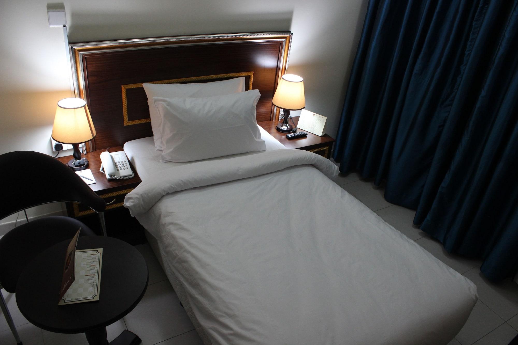 Montreal Naif Hotel Dubaï Extérieur photo
