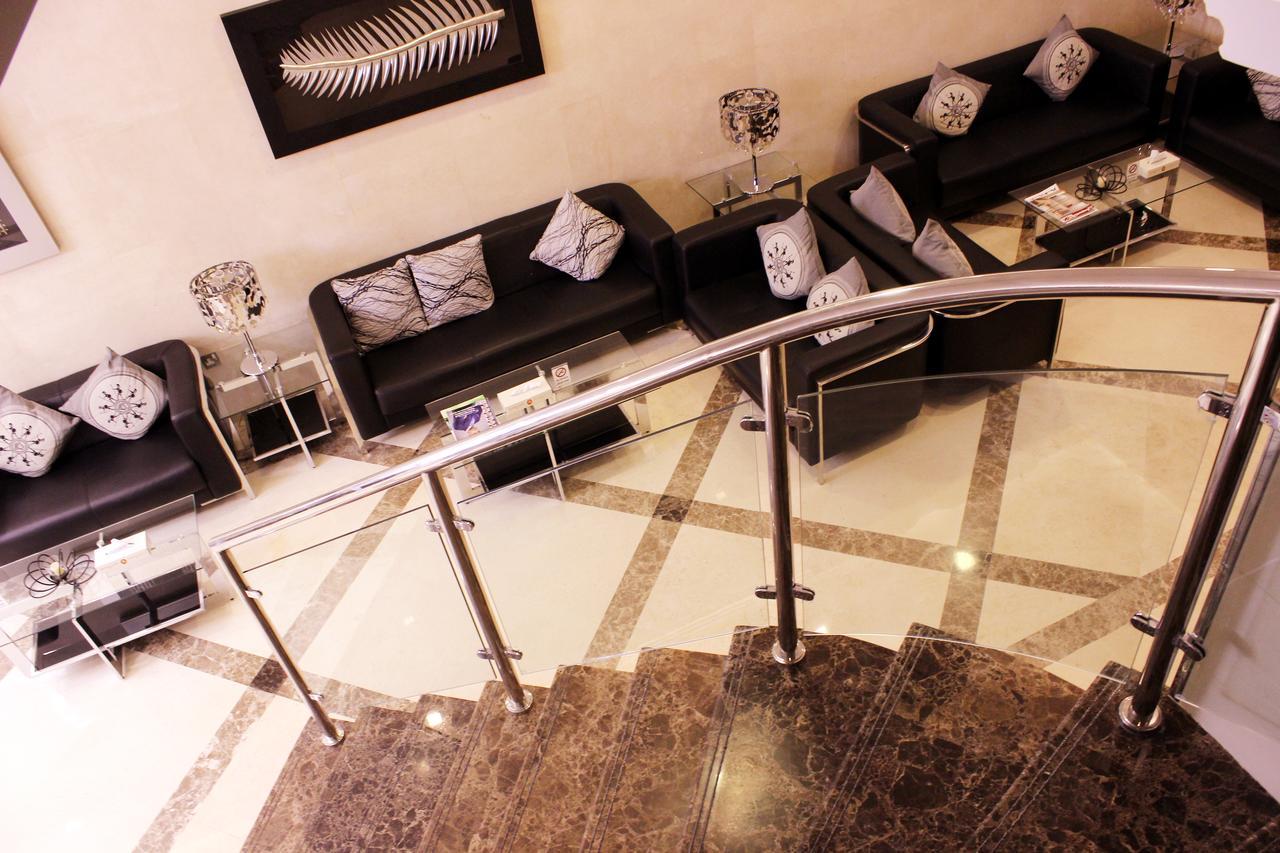 Montreal Naif Hotel Dubaï Extérieur photo