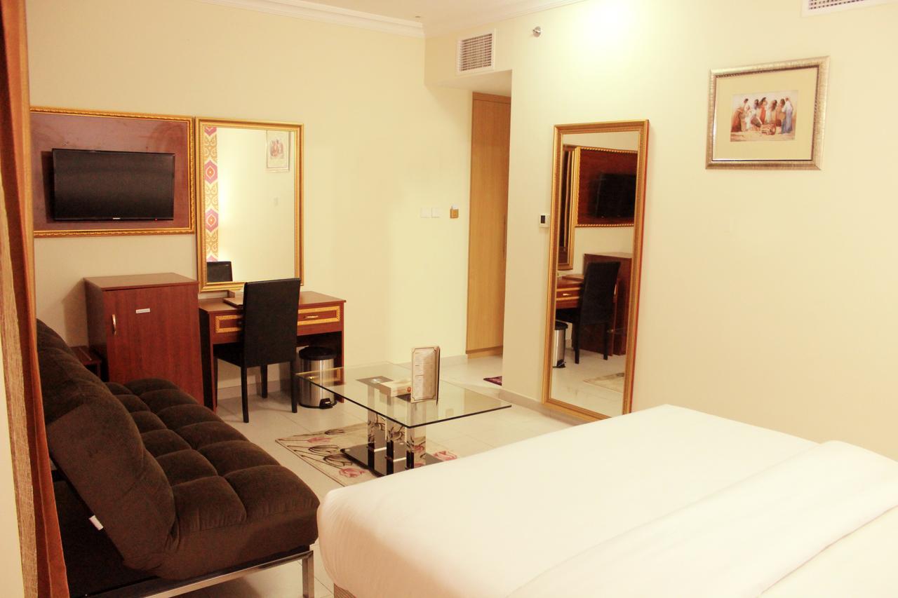 Montreal Naif Hotel Dubaï Extérieur photo