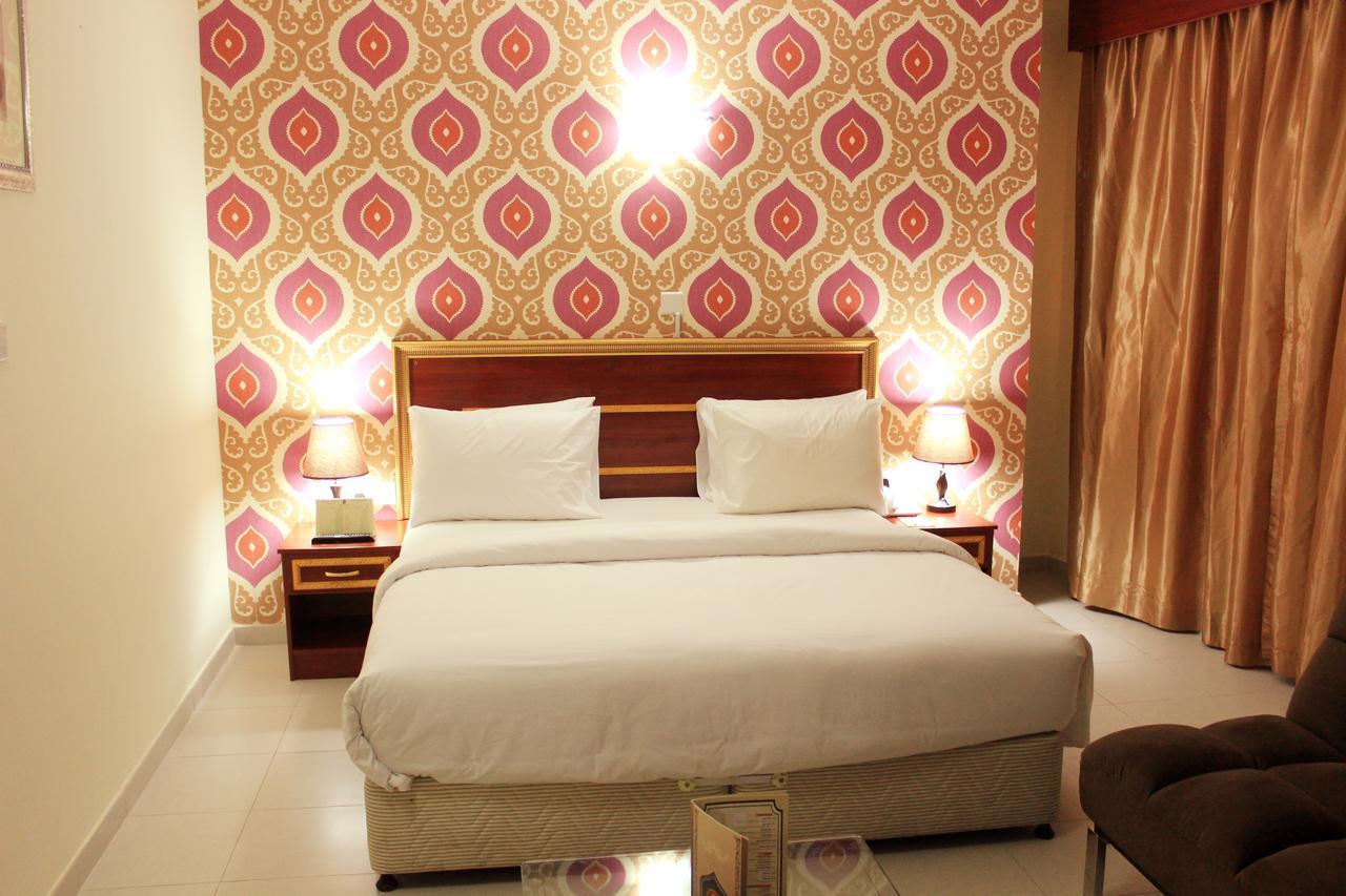 Montreal Naif Hotel Dubaï Extérieur photo