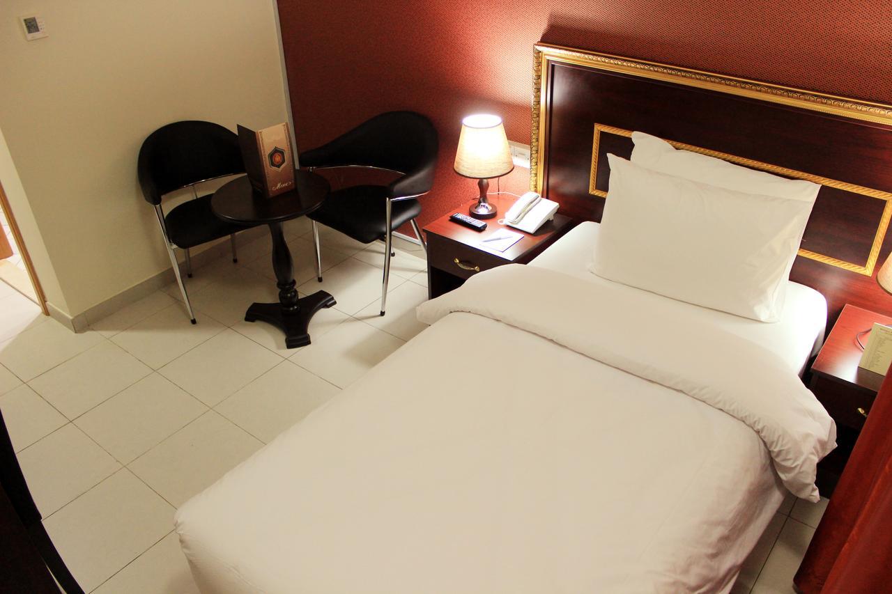Montreal Naif Hotel Dubaï Extérieur photo