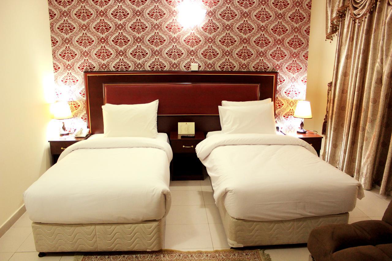 Montreal Naif Hotel Dubaï Extérieur photo