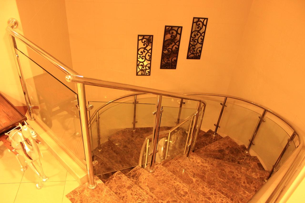 Montreal Naif Hotel Dubaï Extérieur photo
