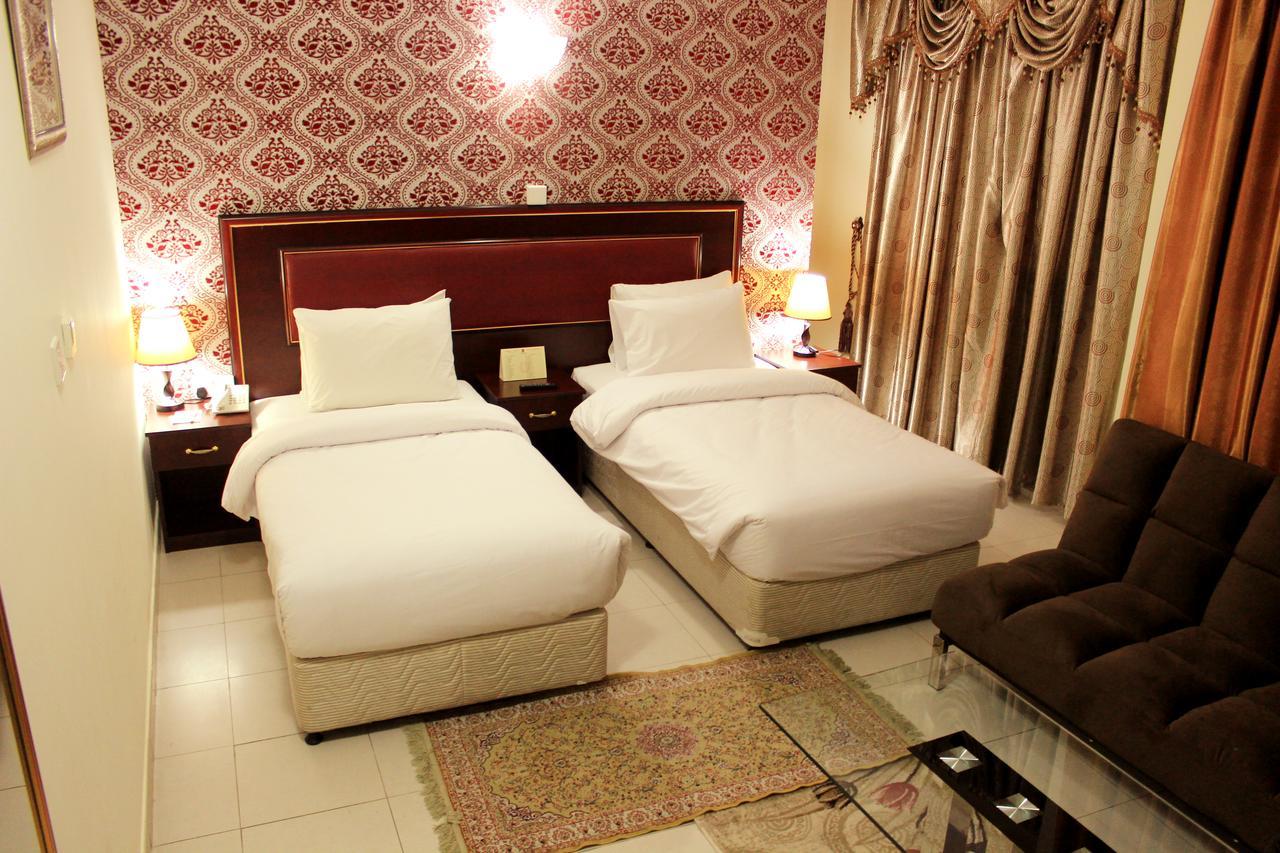 Montreal Naif Hotel Dubaï Extérieur photo