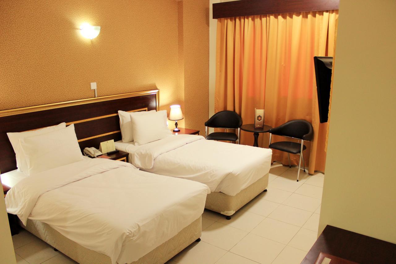 Montreal Naif Hotel Dubaï Extérieur photo