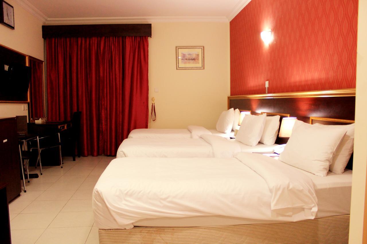 Montreal Naif Hotel Dubaï Extérieur photo