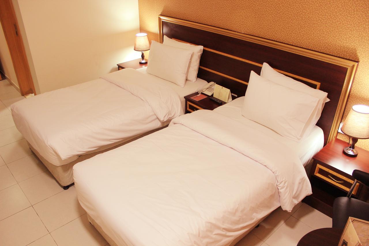 Montreal Naif Hotel Dubaï Extérieur photo