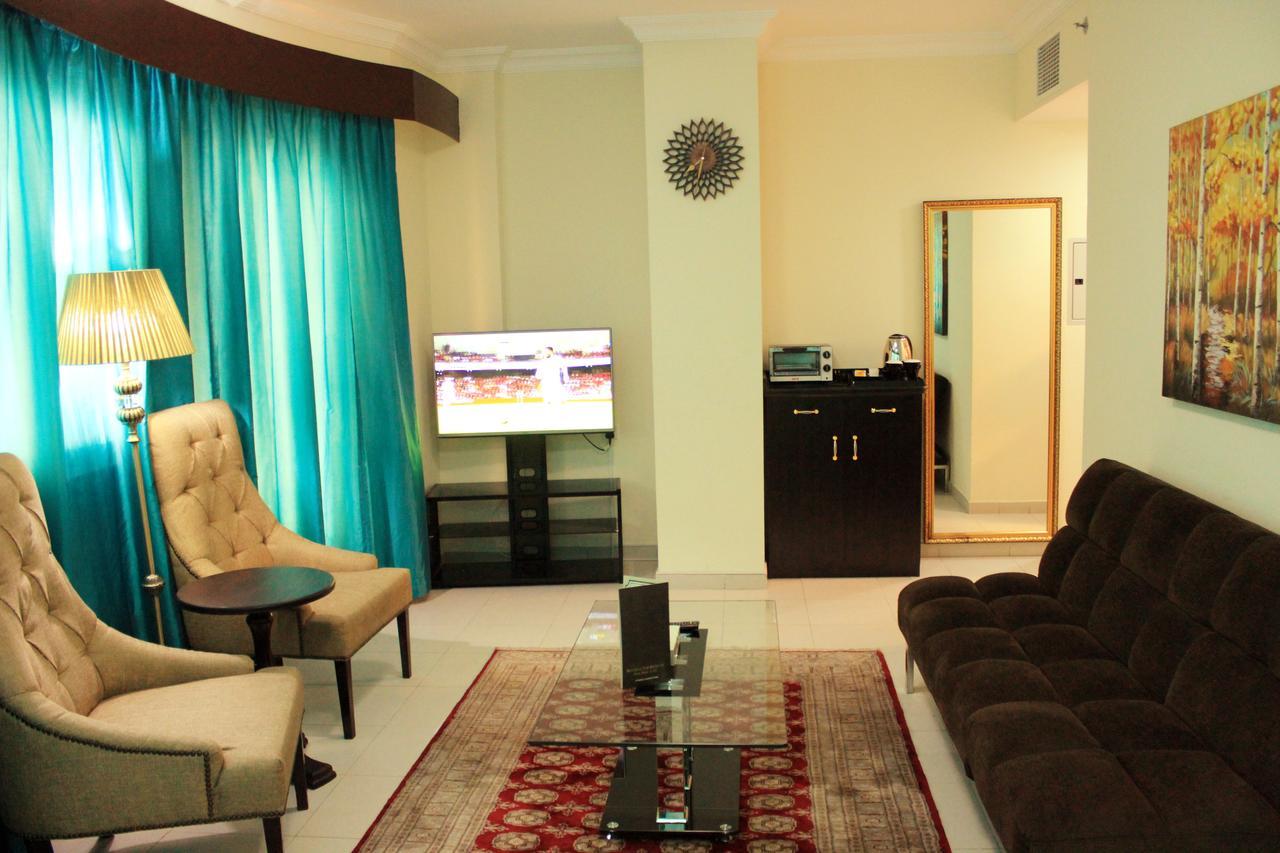 Montreal Naif Hotel Dubaï Extérieur photo