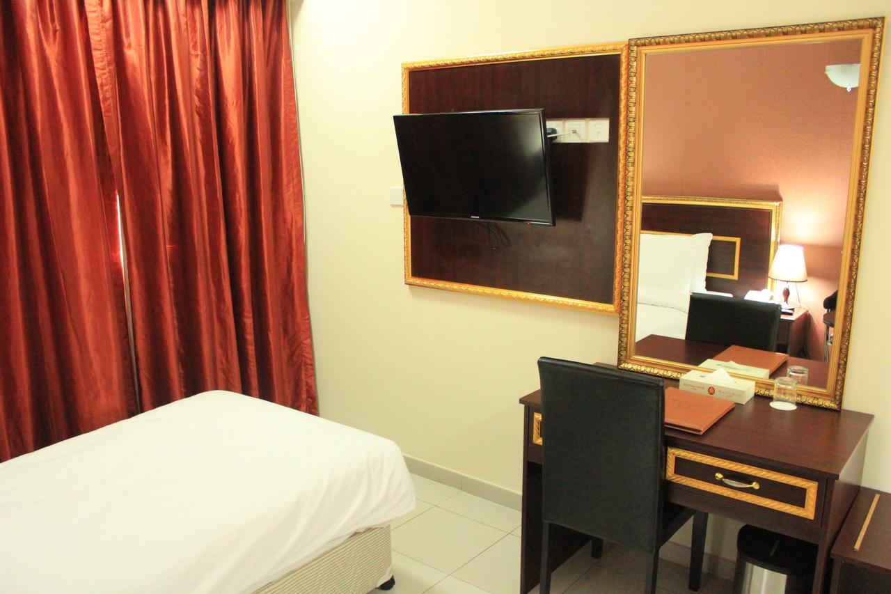 Montreal Naif Hotel Dubaï Extérieur photo