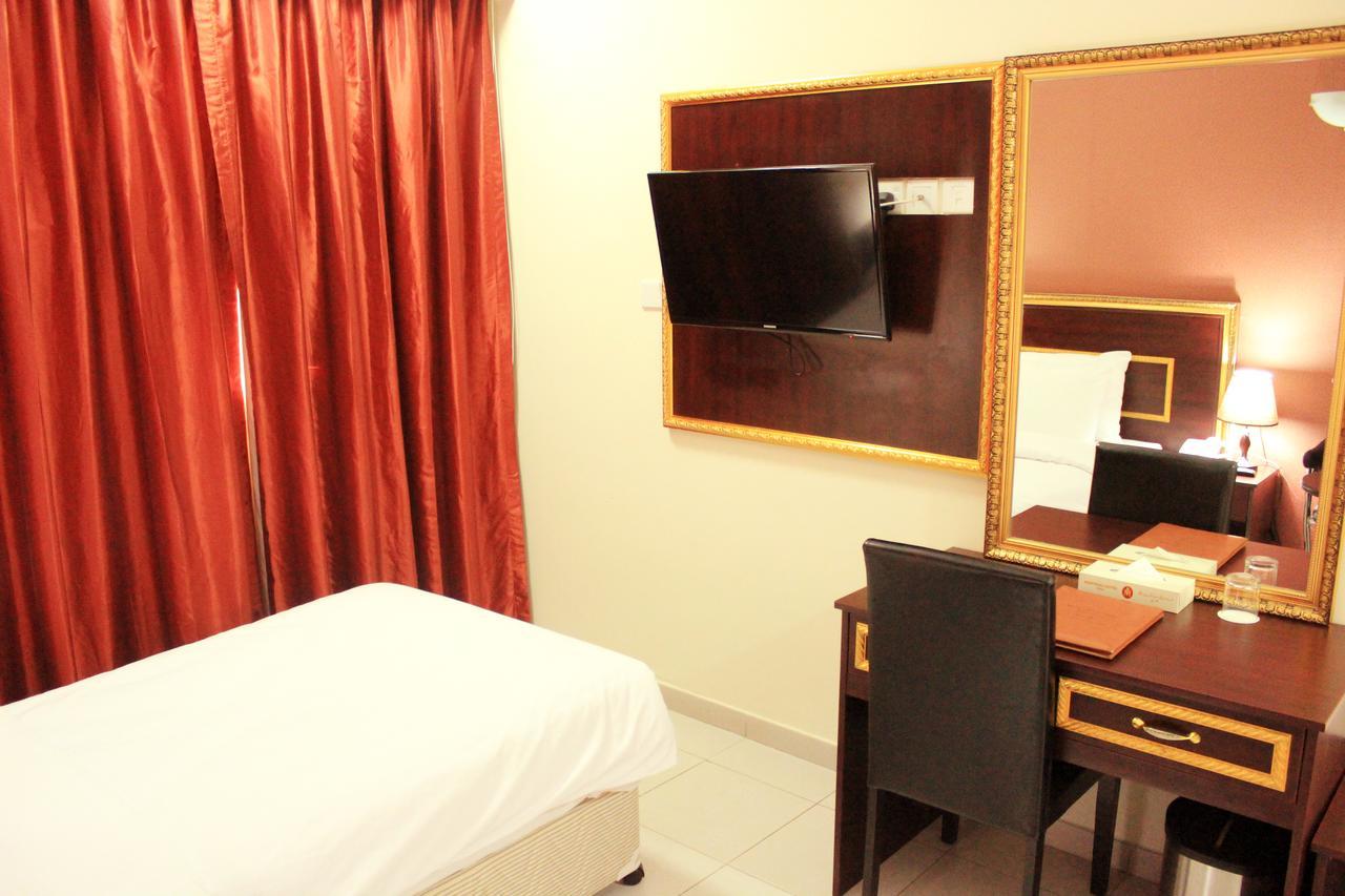Montreal Naif Hotel Dubaï Extérieur photo