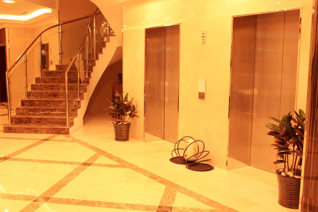 Montreal Naif Hotel Dubaï Extérieur photo