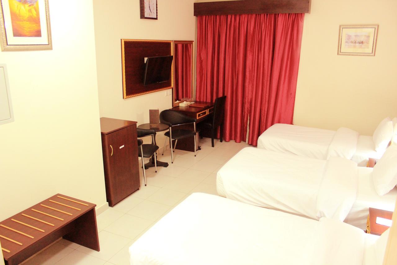 Montreal Naif Hotel Dubaï Extérieur photo
