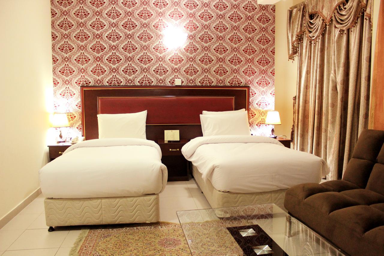 Montreal Naif Hotel Dubaï Extérieur photo