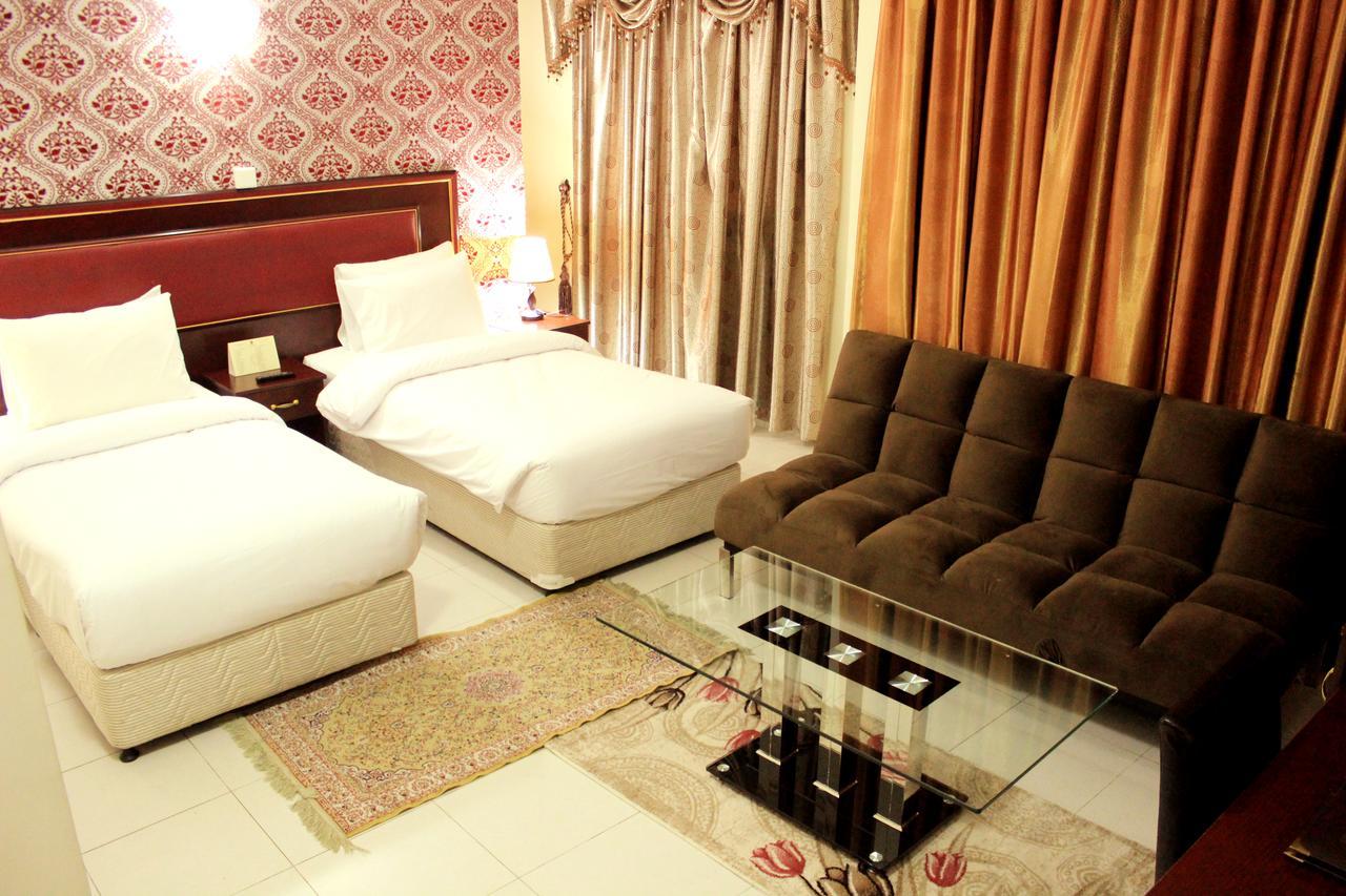 Montreal Naif Hotel Dubaï Extérieur photo