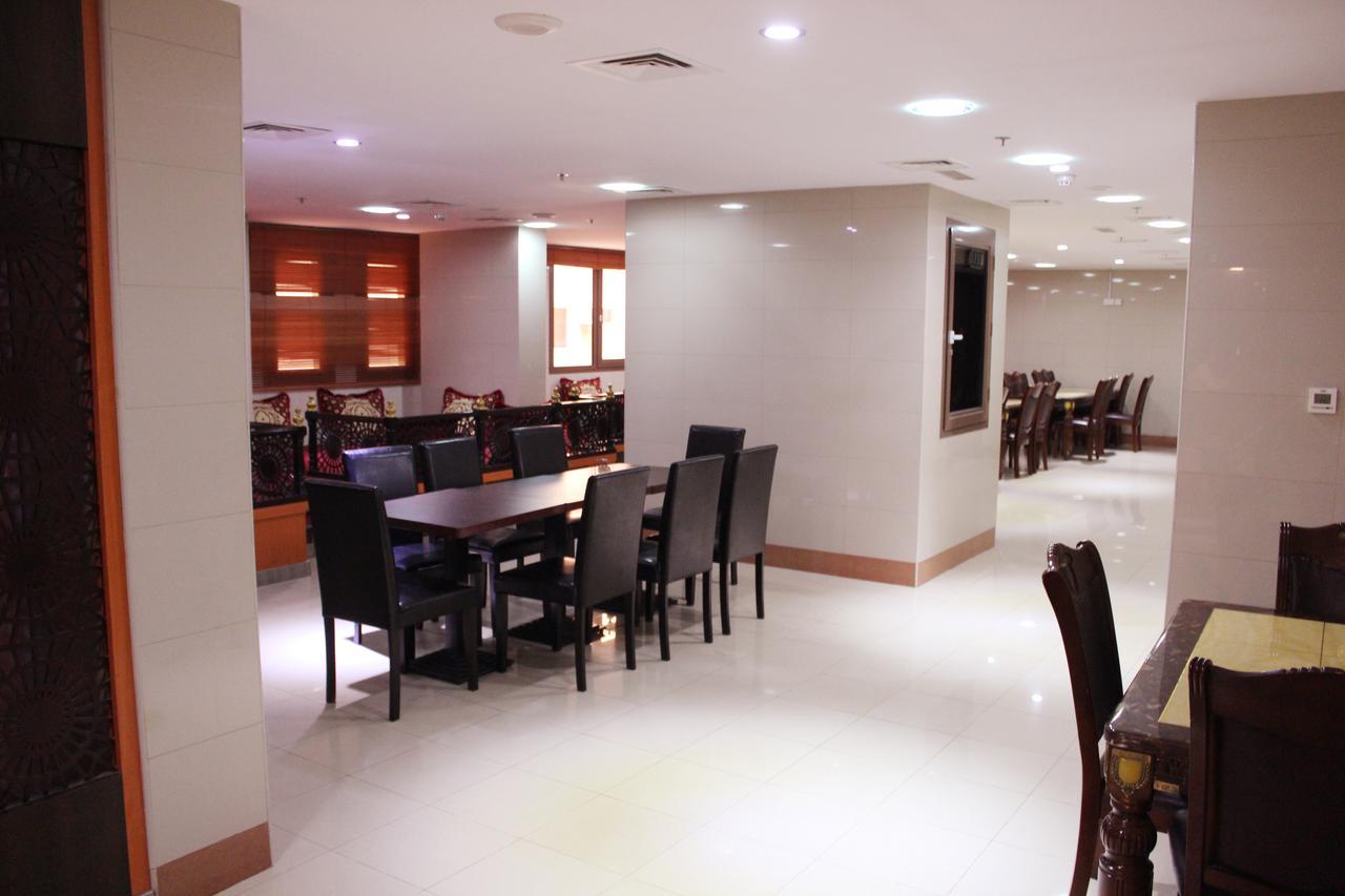 Montreal Naif Hotel Dubaï Extérieur photo