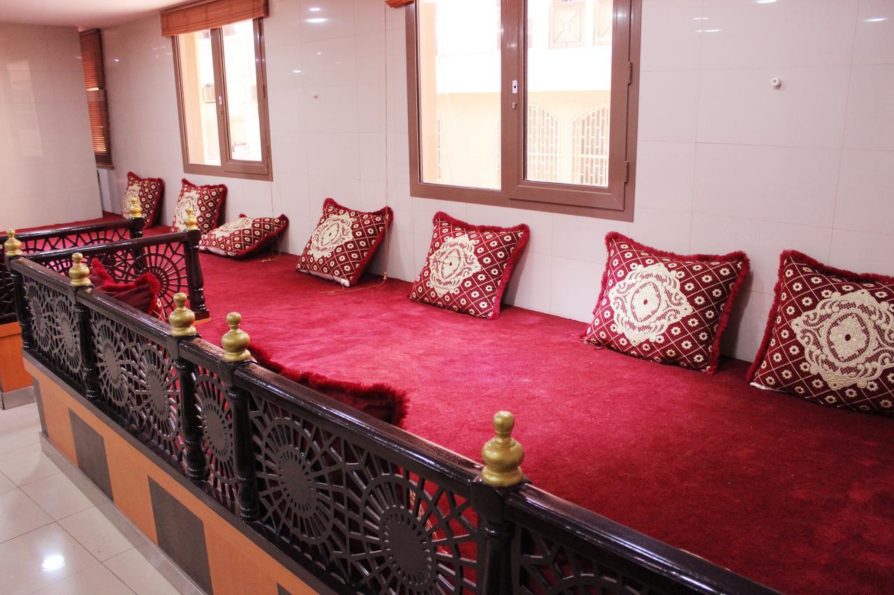 Montreal Naif Hotel Dubaï Extérieur photo