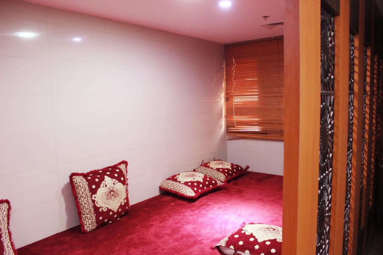 Montreal Naif Hotel Dubaï Extérieur photo